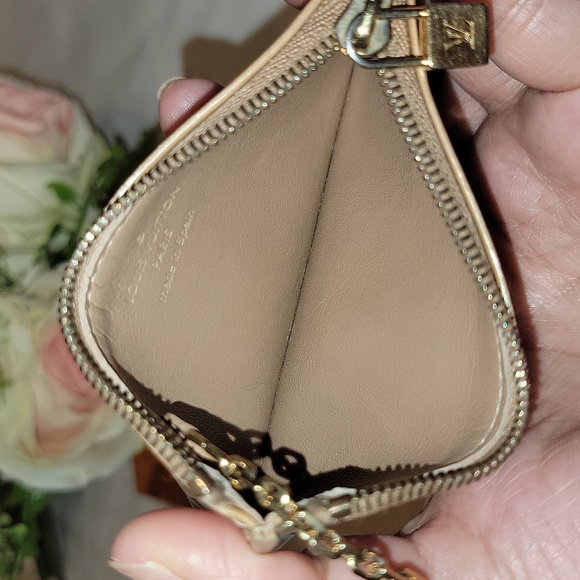 Authentic Louis Vuitton Vernis Key Cles - Picture 7 of 9